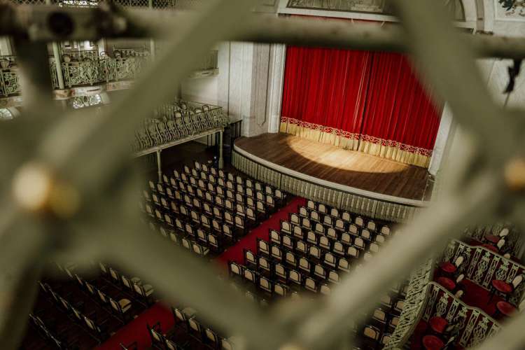 O Theatro José de Alencar está com uma programação virtual para celebrar seus 110 anos