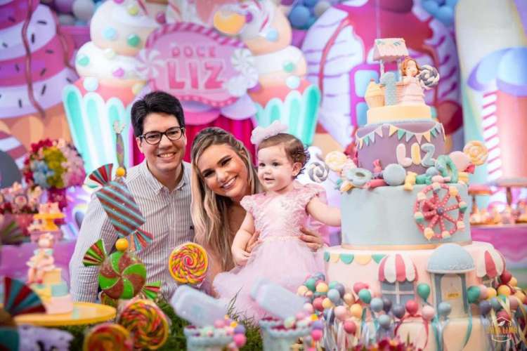 Andrei Aguiar e Aline celebram os 2 aninhos da filha Liz