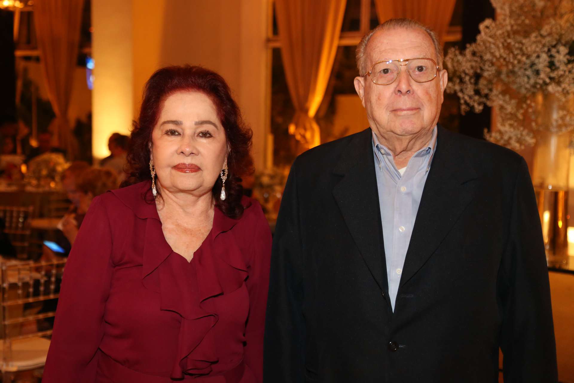 Ítala Ventura na foto com o querido Edson estará ao lado da
família, principalmente dos netos, festejando amanhã sua nova idade. Seu perfil
é marcado pelo entusiasmo, pela vida. (Foto: Jocilene Jinkings/ Frisson )