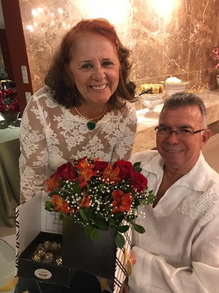 Fátima e Juvenal Duarte (foto) foram surpreendidos, com o som do 