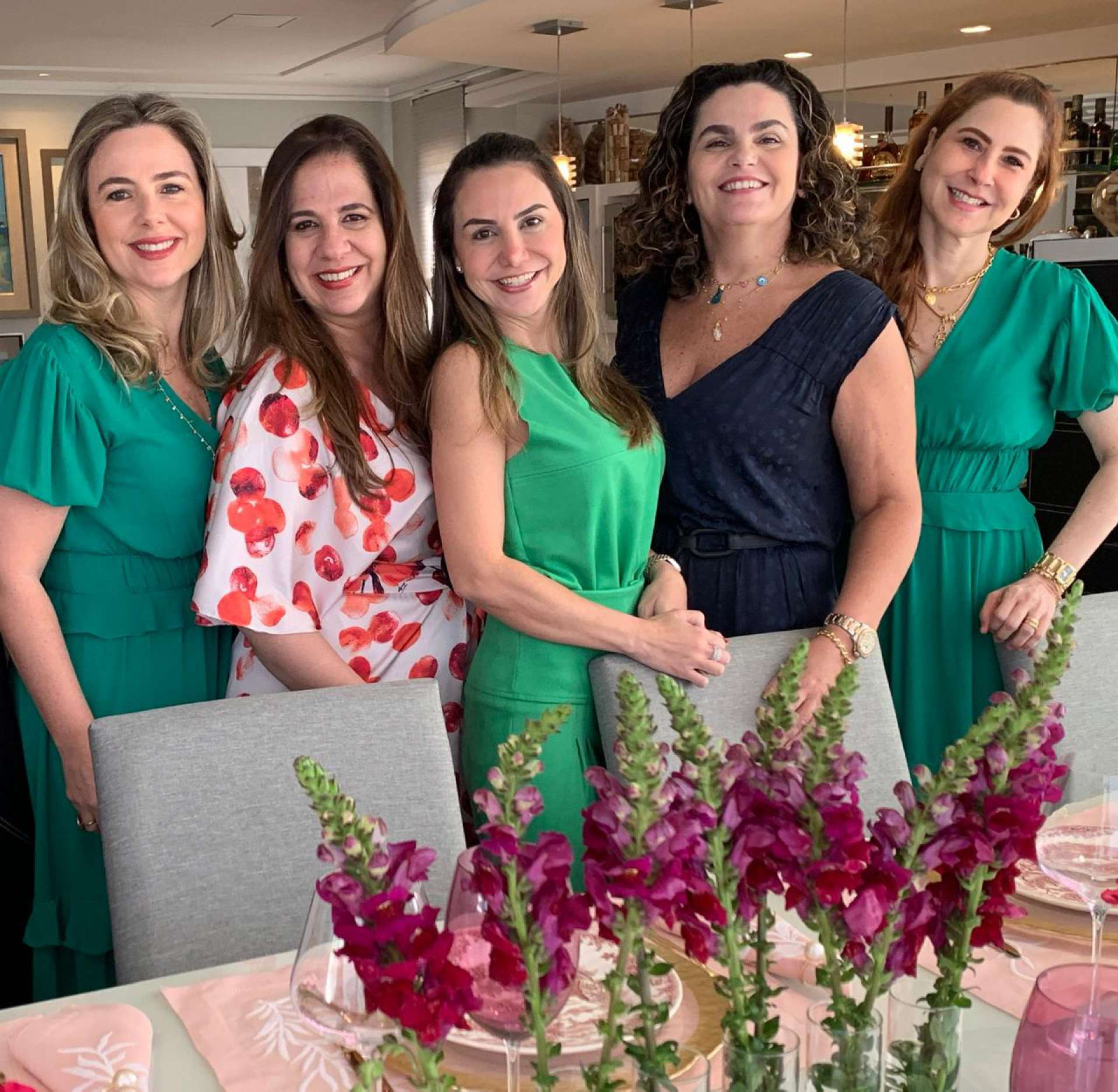 Suaynne Dias Branco, Martinha Assunção, Adriana Queiroz, Vânia Viana e Paula Barreira (Foto: Divulgação)