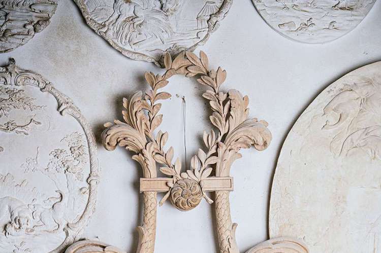 Ornemanista desenvolve este trabalho decorativo (Foto: divulgação)