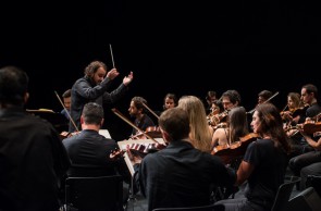 A Orquestra Ouro Preto se apresenta em live para comemorar os 20 anos de formação