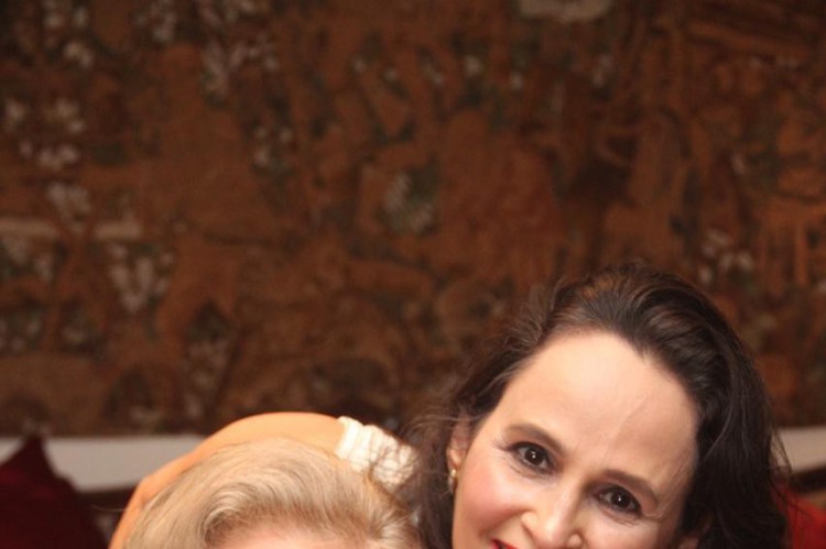 Aniversariante com a primeira neta, Adriana Miranda (Foto: Divulgação)