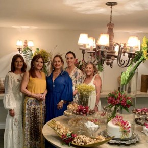 Geni Levy, a aniversariante Pretinha Rolim, Sarah Philomeno, Cristine Ary e Rose Franck