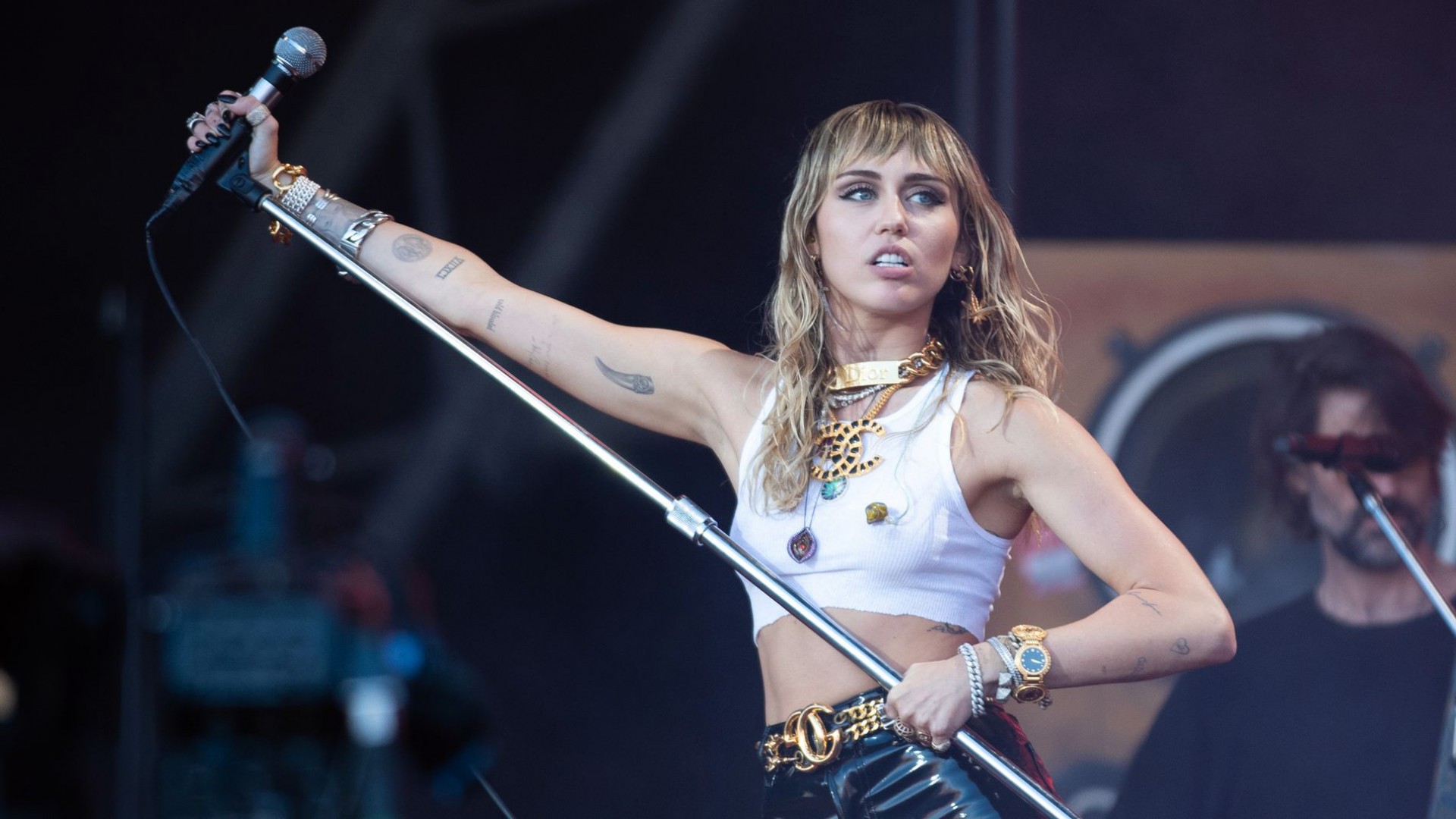 Miley Cyrus revelou estar gravando um disco completo com covers do Metallica (Foto: Reprodução/ Instagram)