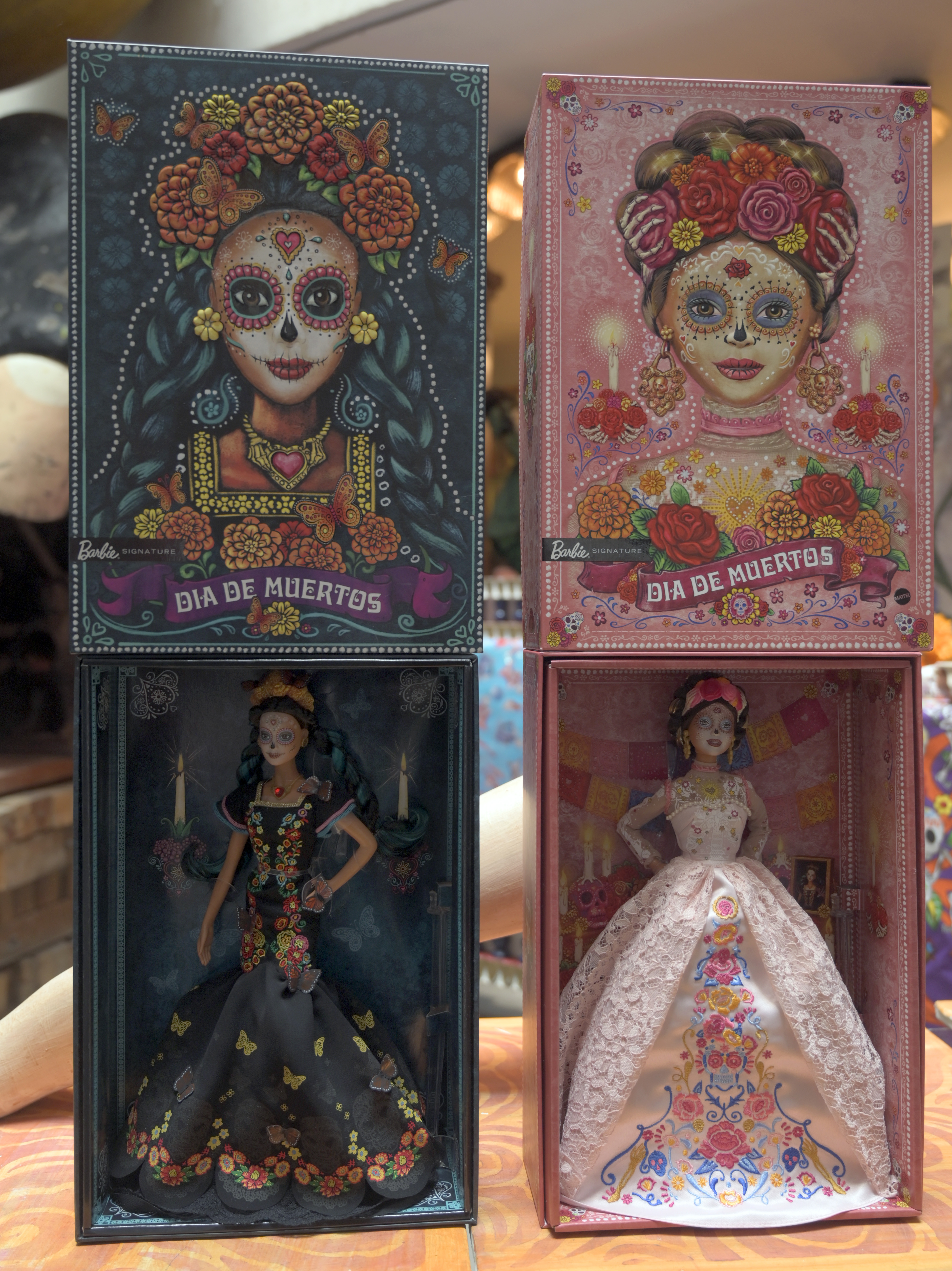 Edições de 2019 e 2020 da boneca Barbie inspirada na 