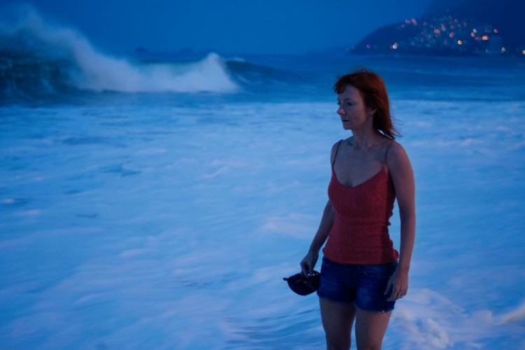 A diretora Djin Sganzerla interpreta Hannah e Ana (na foto) em 'Mulher Oceano'