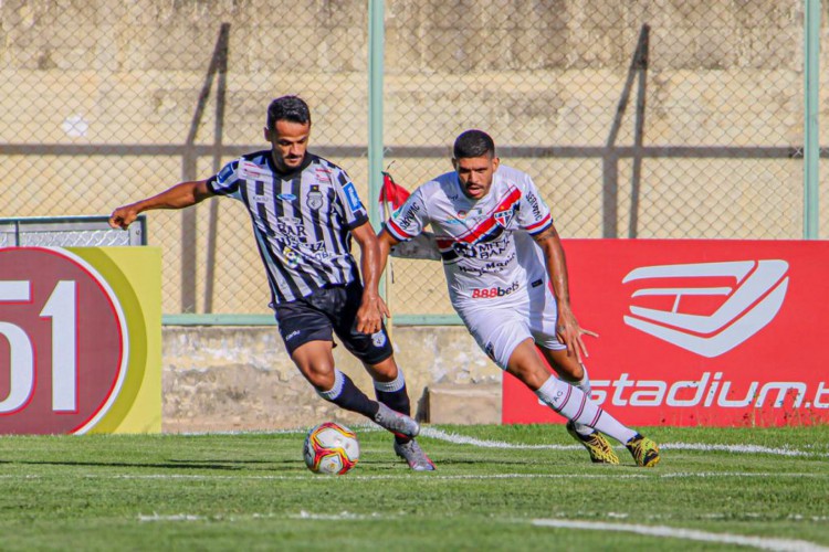 O FERROVIÁRIO perdeu a partidas para o Treze-PB e a quarta colocação na tabela de classificação