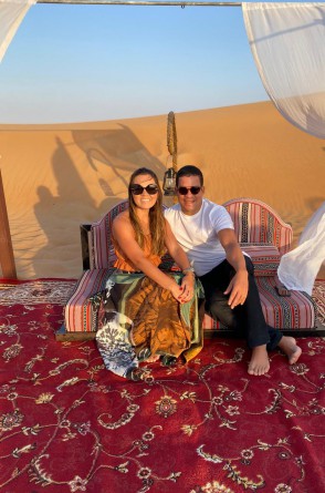 Katharine e Kaká Queirós curtem os Emirados Árabes