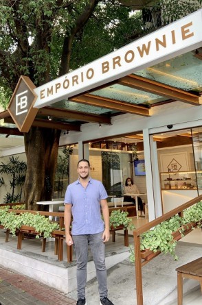 Ricardo Ary na nova sede da Empório Brownie, em Sampa