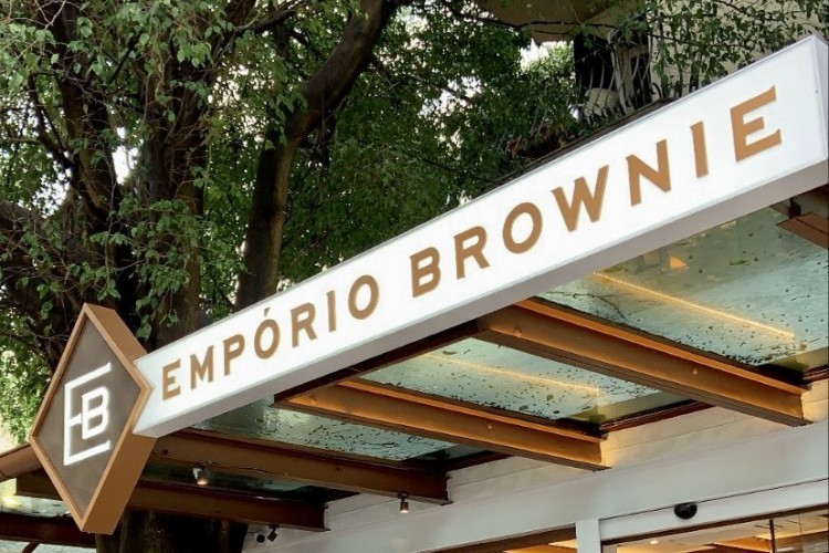 Ricardo Ary na nova sede da Empório Brownie, em Sampa (Foto: divulgação)