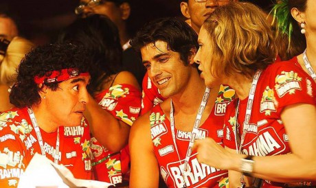 Maradona no Camarote Brahma com Reynaldo Gianechini e Marília Gabriela, na época casados