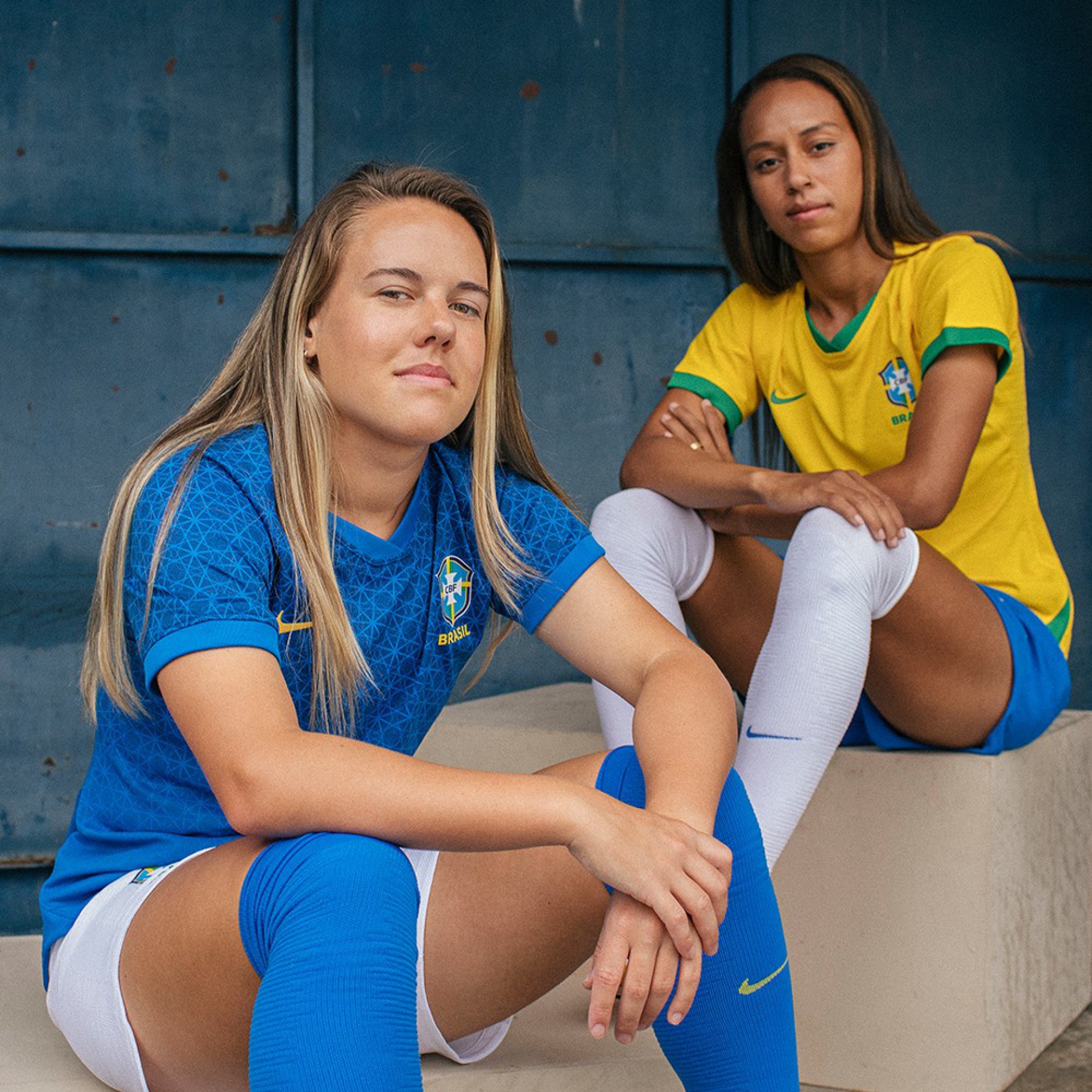 Seleção Brasileira de Futebol Feminino estreou camisa sem as estrelas no escudo das conquistas da categoria masculina (Foto: Divulgação/Nike)