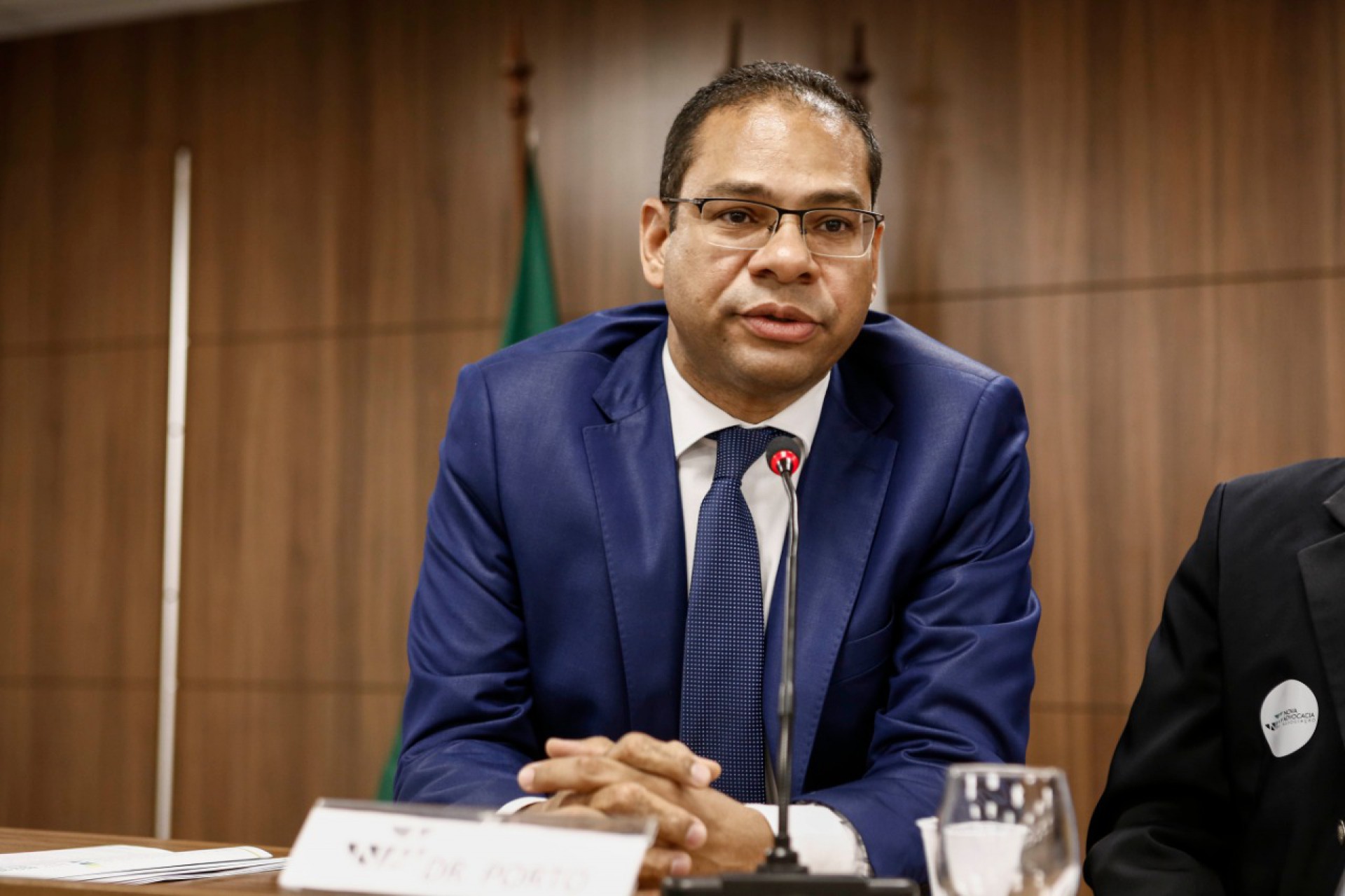 André Costa é o autor da proposta de cotas raciais para cargos na OAB aprovada nesta segunda-feira (Foto: Divulgação OAB)