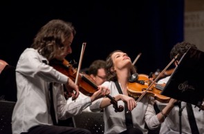 A Orquestra Ouro Preto traz nesta quinta-feira, 17, o espetáculo ‘Um Conto de Natal