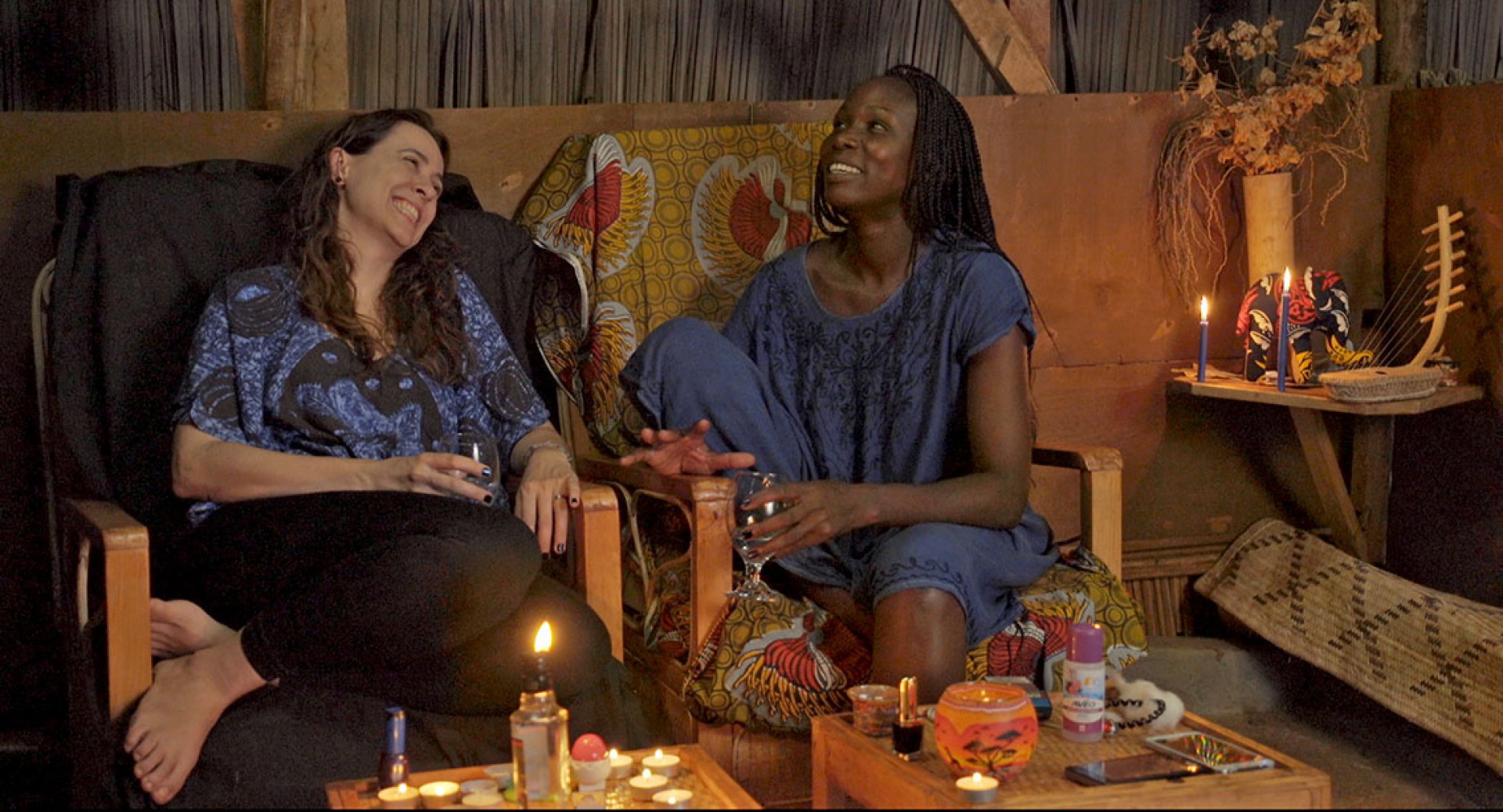 O filme mineiro 'Kevin' mostra o reencontro de duas amigas quase 20 anos depois (Foto: Cristina Maure / divulgação)