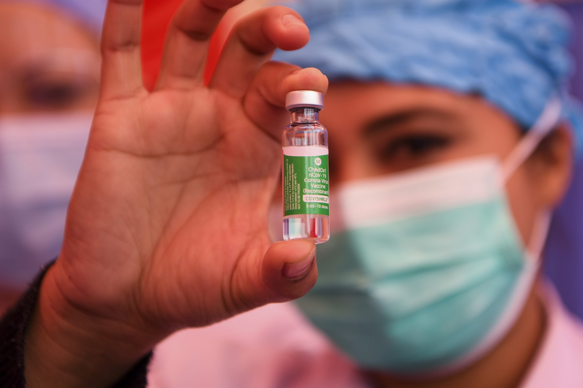 Vacina AstraZeneca contra a covid (Foto: Prakash MATHEMA / AFP)