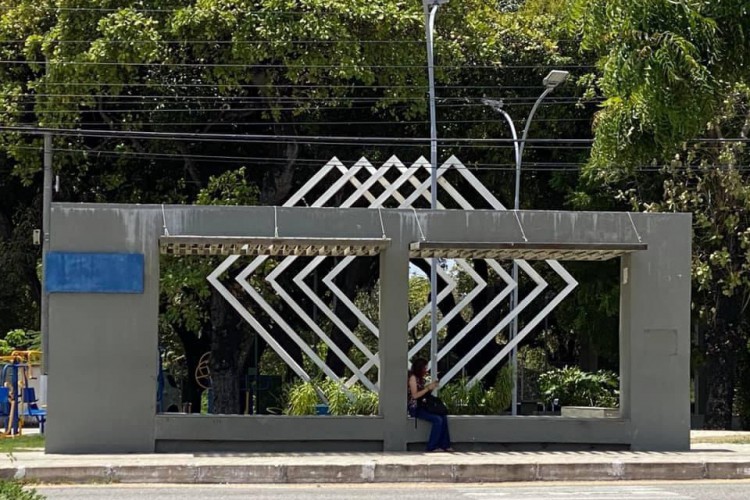 Escultura de Sérvulo Esmeraldo exposta na entrada do Campus do Pici da Universidade Federal do Ceará, em Fortaleza