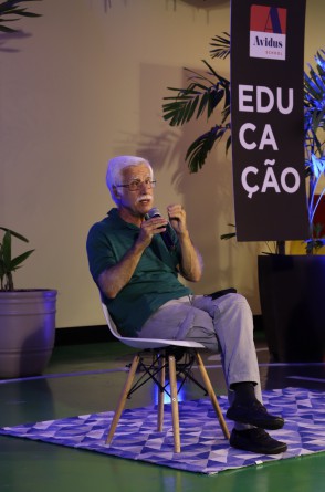José Pacheco: referência internacional em educação profere palestra para educadores do Ceará