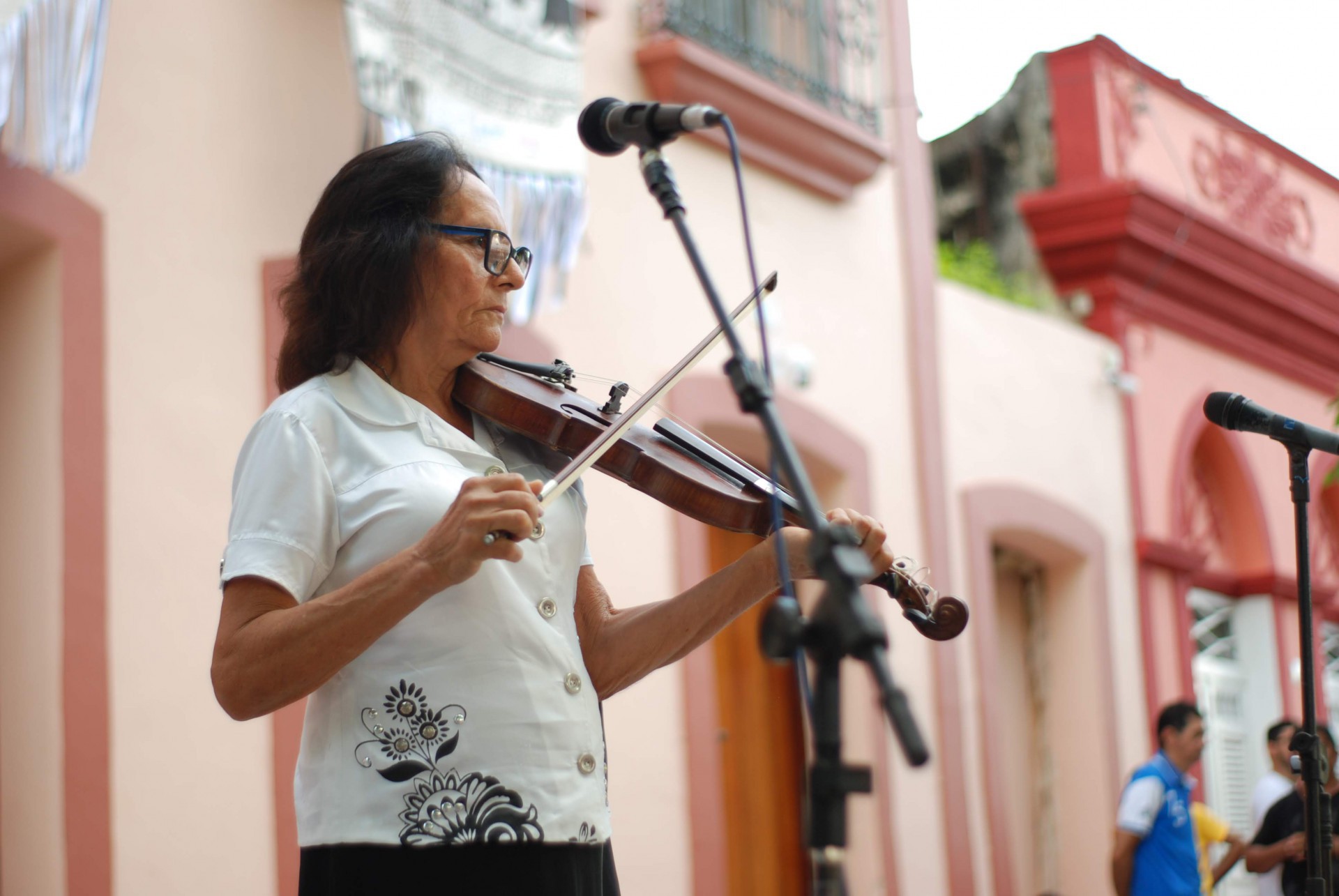 No ano passado, o evento aconteceu em frente ao antigo casarão de Glória Dias
 (Foto: Kelys Almeida)
