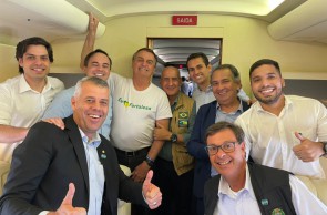 Parlamentares chegaram ao Ceará junto com Bolsonaro no avião presidencial