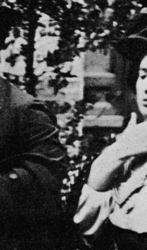 Em 1916, Rosa Luxemburgo e Karl Liebknecht fundaram o grupos Spartakus em oposição 