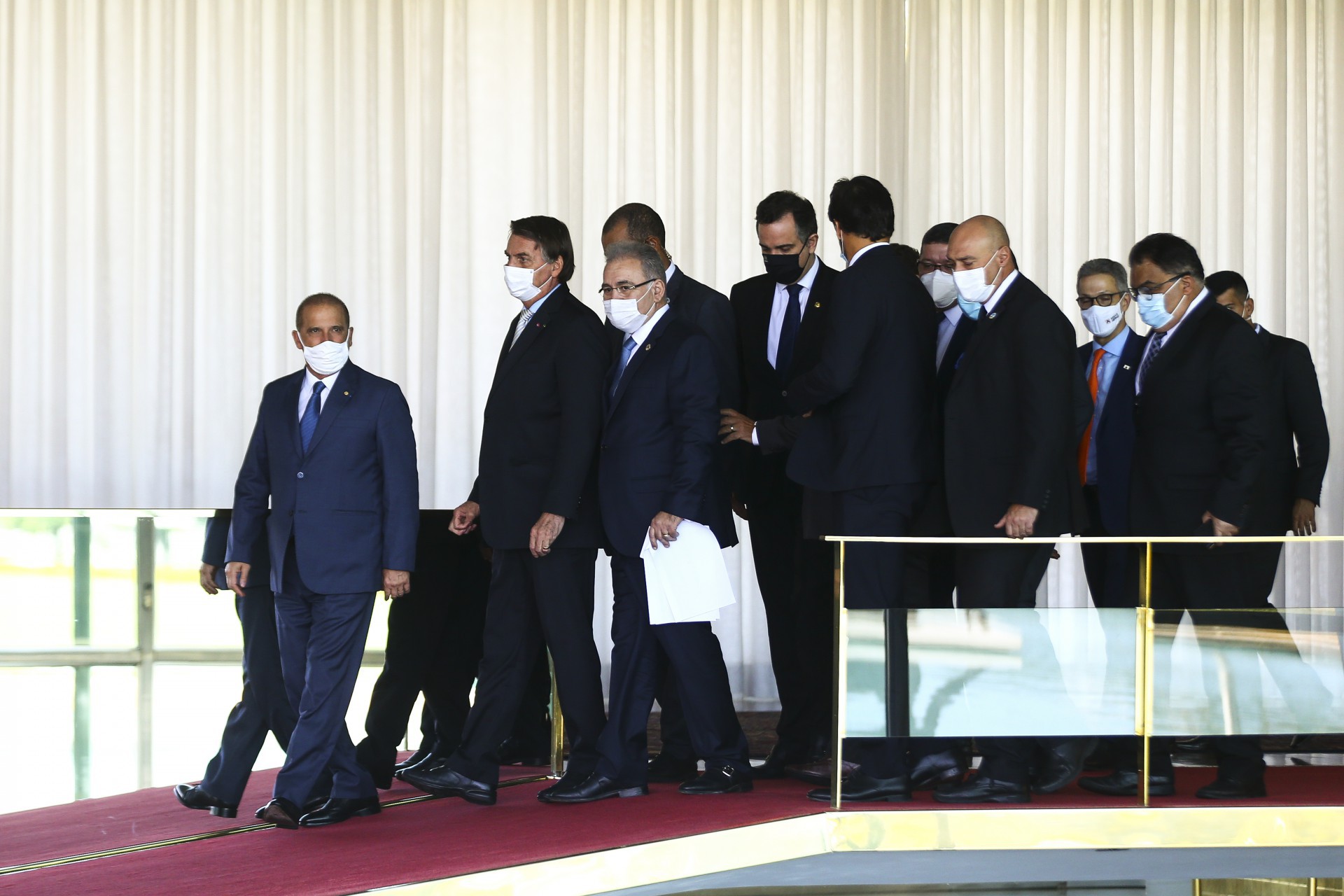 Bolsonaro após reunião com presidentes do Senado, Câmara, Supremo, ministros e governadores (Foto: Marcelo Camargo/Agência Brasil)