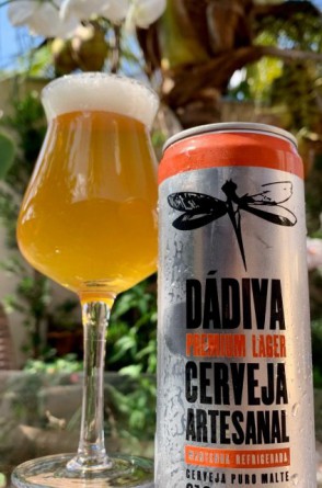 - Cervejaria Dádiva  Dádiva Premium Lager 5,10 % abv. - cerveja clara, sabor suave que lembra biscoito, com amargor leve e refrescante. 