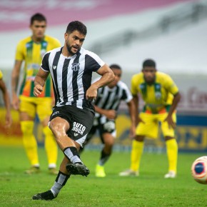 Felipe Silva marcou de pênalti o gol do empate do Ceará diante do Pacajus pela segunda rodada do Campeonato Cearense