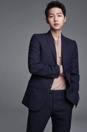 Song Joong-ki para a Bazaar China
