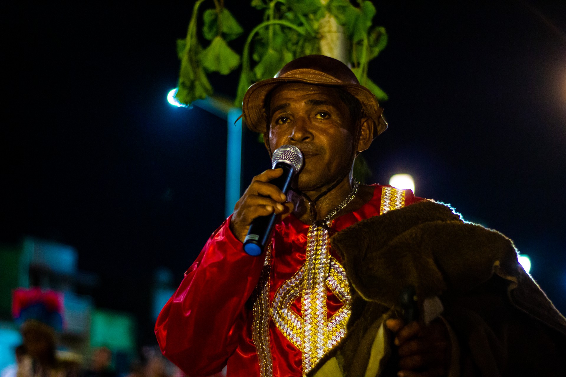 Mestre Ciro mantém viva a cultura do bumba meu boi na periferia (Foto: Fotos: Wesley Farpa/Divulgação
)