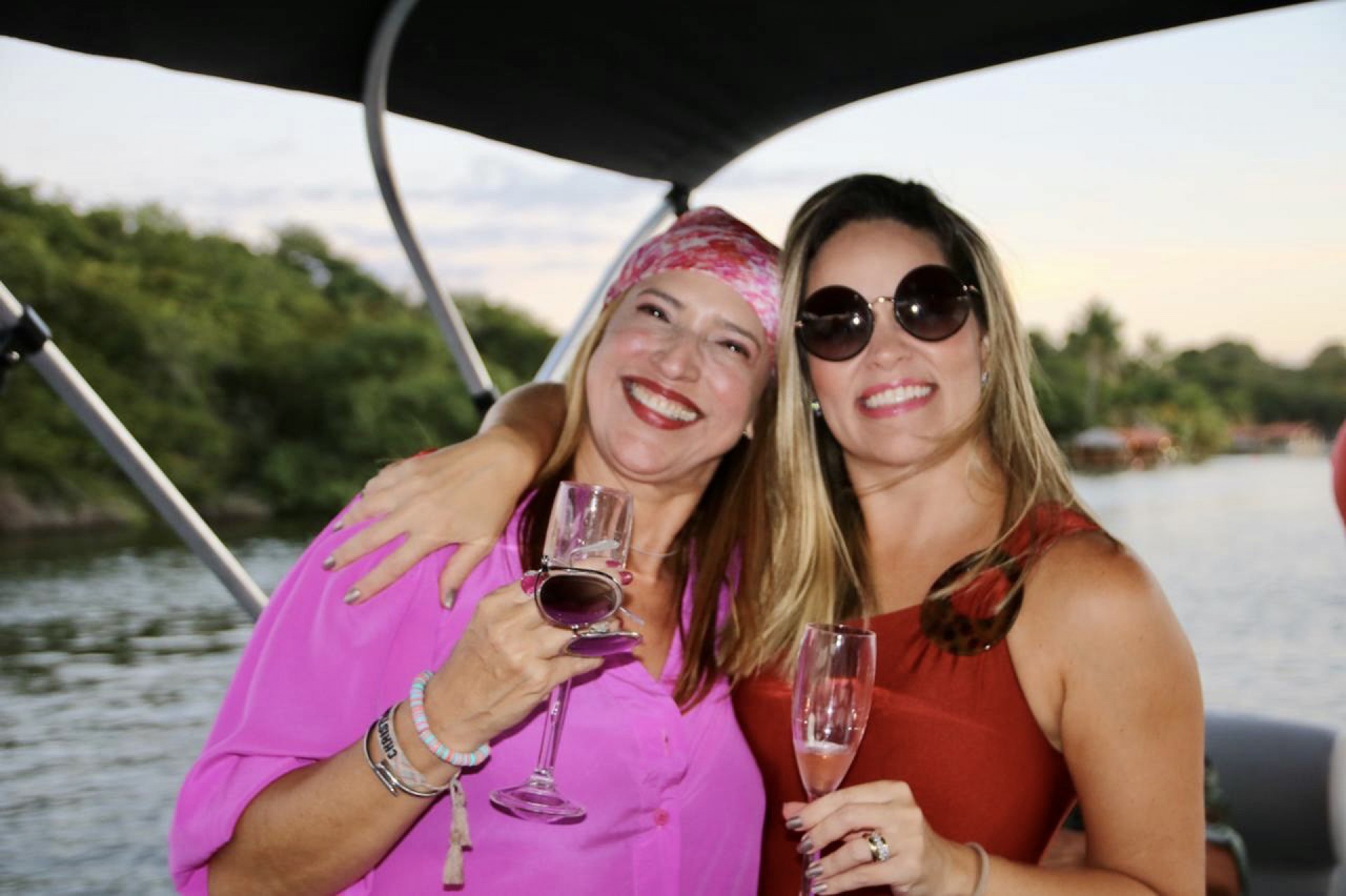(Foto: arquivo pessoal)Ana Cláudia Canamary e Myrella Tomé