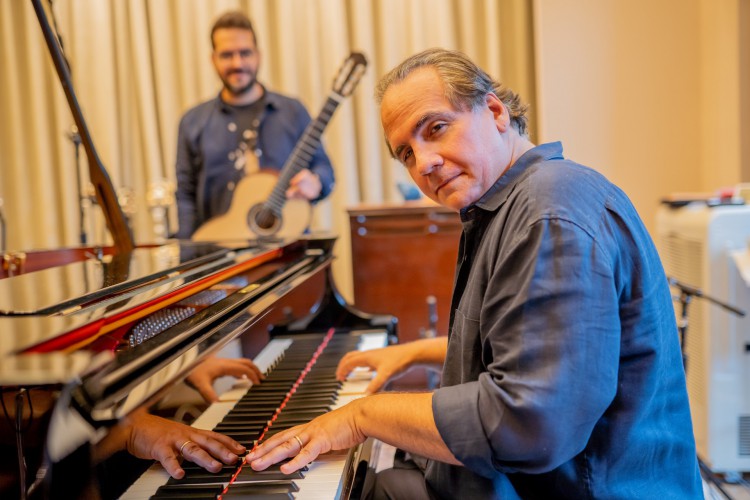 Cainã Cavalcante e Ricardo Bacelar se unem no disco 'Paracosmo'(Foto: Davi Tavora)
