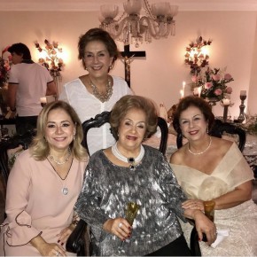 Matriarca com as filhas Sara Philomeno Gomes, Tida Leal e Julinha Gurjão