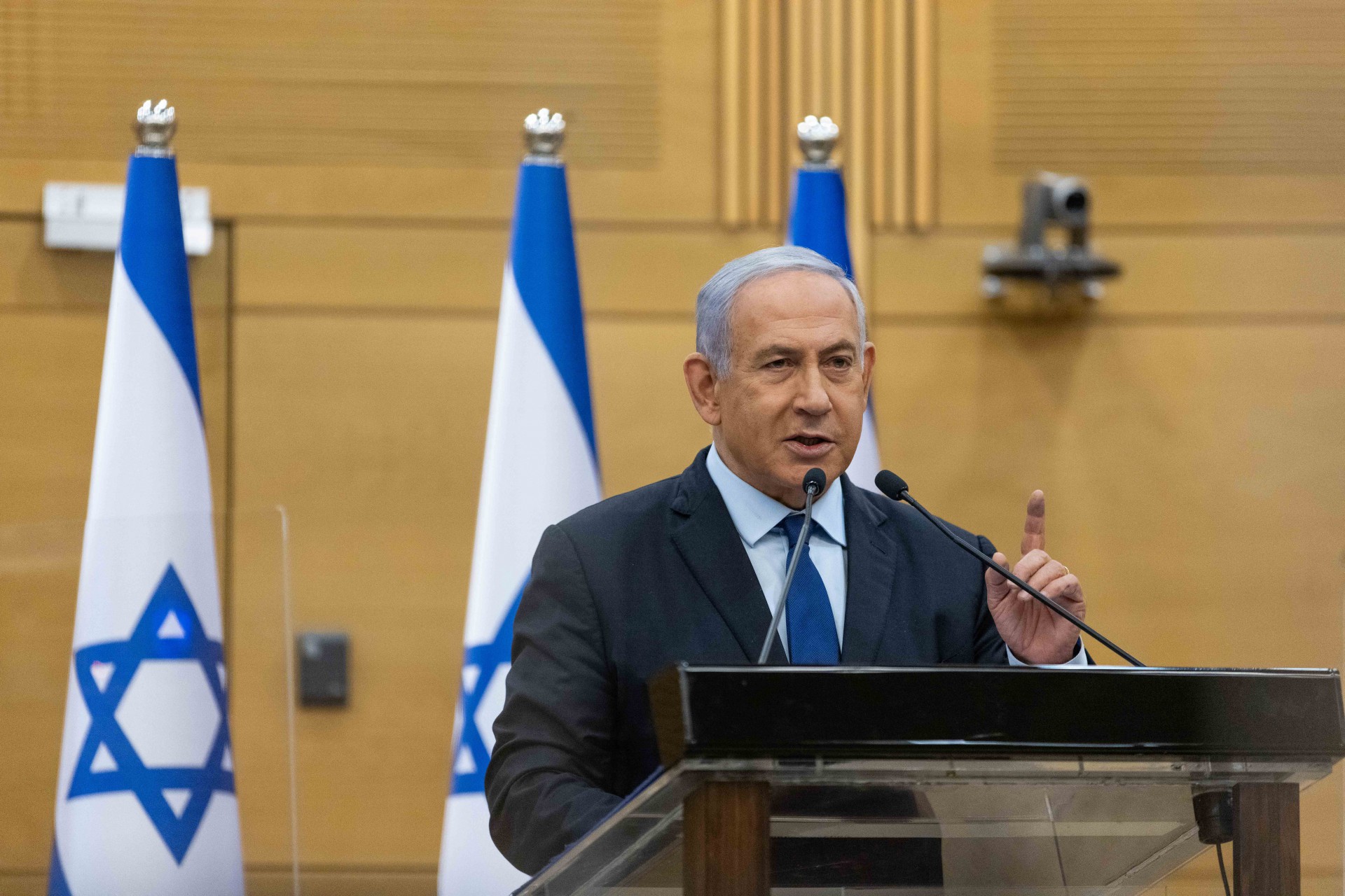 O primeiro-ministro israelense Benjamin Netanyahu faz uma declaração política no Knesset, o Parlamento israelense, em Jerusalém, em 30 de maio de 2021. - O linha-dura nacionalista Naftali Bennett disse hoje que se juntaria a uma coalizão governamental que poderia acabar com o governo do país mais antigo líder, o primeiro-ministro Benjamin Netanyahu. (Foto de YONATAN SINDEL / POOL / AFP) (Foto: YONATAN SINDEL / POOL / AFP)