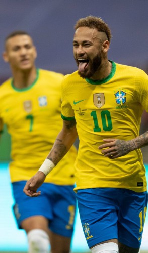 Melhor seleção do ranking mundial, o Brasil chega à disputa entre os favoritos.