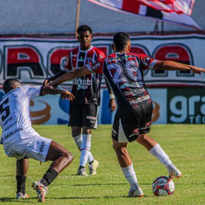 Lance do primeiro tempo do jogo entre Ferroviário e Volta Redonda, pela sexta rodada da Série C 2021