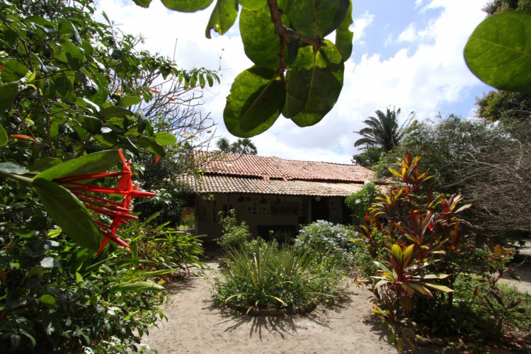 Fachada e jardim da casa de Estrigas e Nice Firmeza(Foto: Edimar Soares, em 26/8/2014)