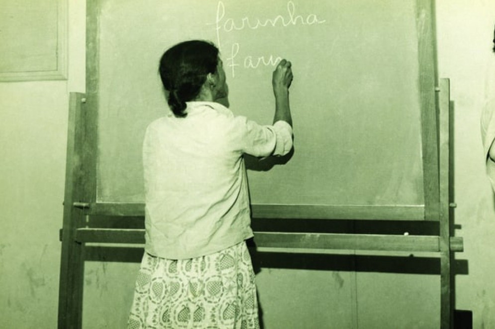 Circulo de Cultura em Sobradinho, no Distrito Federal (DF). Aplicação da proposta de alfabetização de Paulo Freire em 1963(Foto: Acervo Paulo Freire)