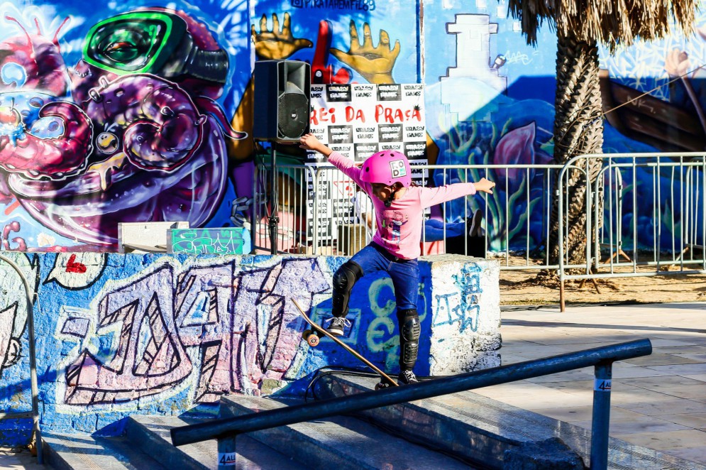 A Rede Cuca oferece aulas gratuitas de skate em Fortaleza