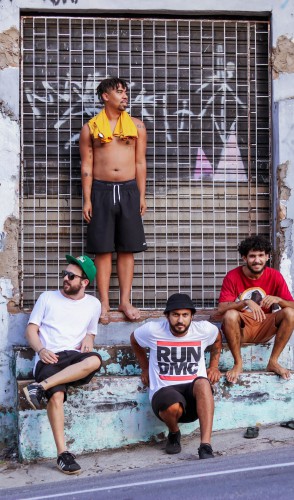 A banda OutraGalera foi indicada ao Prêmio Dynamite da Música Brasileira em 2020 na categoria Lançamento Reggae com a música