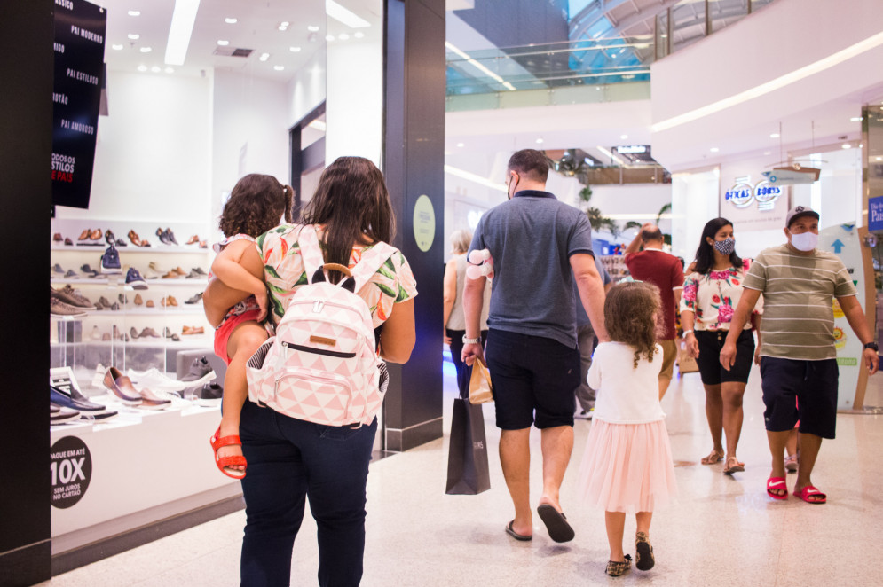 Dia dos Pais de 2021 representa novo f&ocirc;lego para com&eacute;rcio no Cear&aacute;, com 67% dos consumidores interessados em comprar presentes