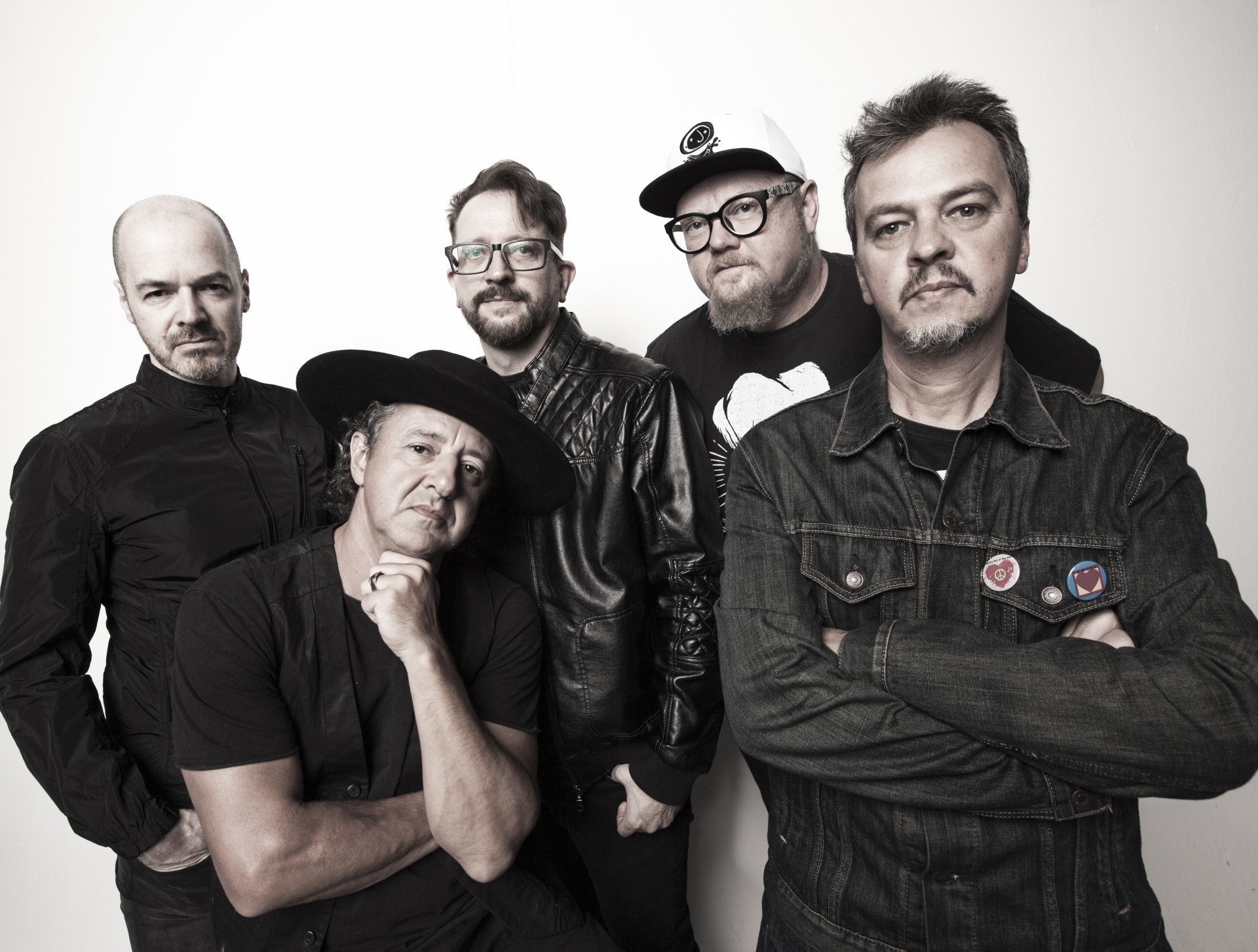 A banda Nenhum de Nós é formada por Thedy Corrêa, Carlos Stein, Sady Homrich, Veco Marques e João Vicenti (Foto: Raul Krebs/Divulgação)