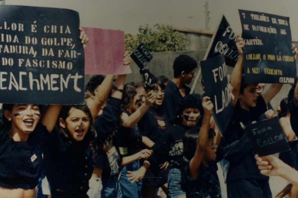 Manifestação de estudantes no "Fora Collor", em Fortaleza (Foto: Manuel Cunha/O POVO em 26/08/1992)