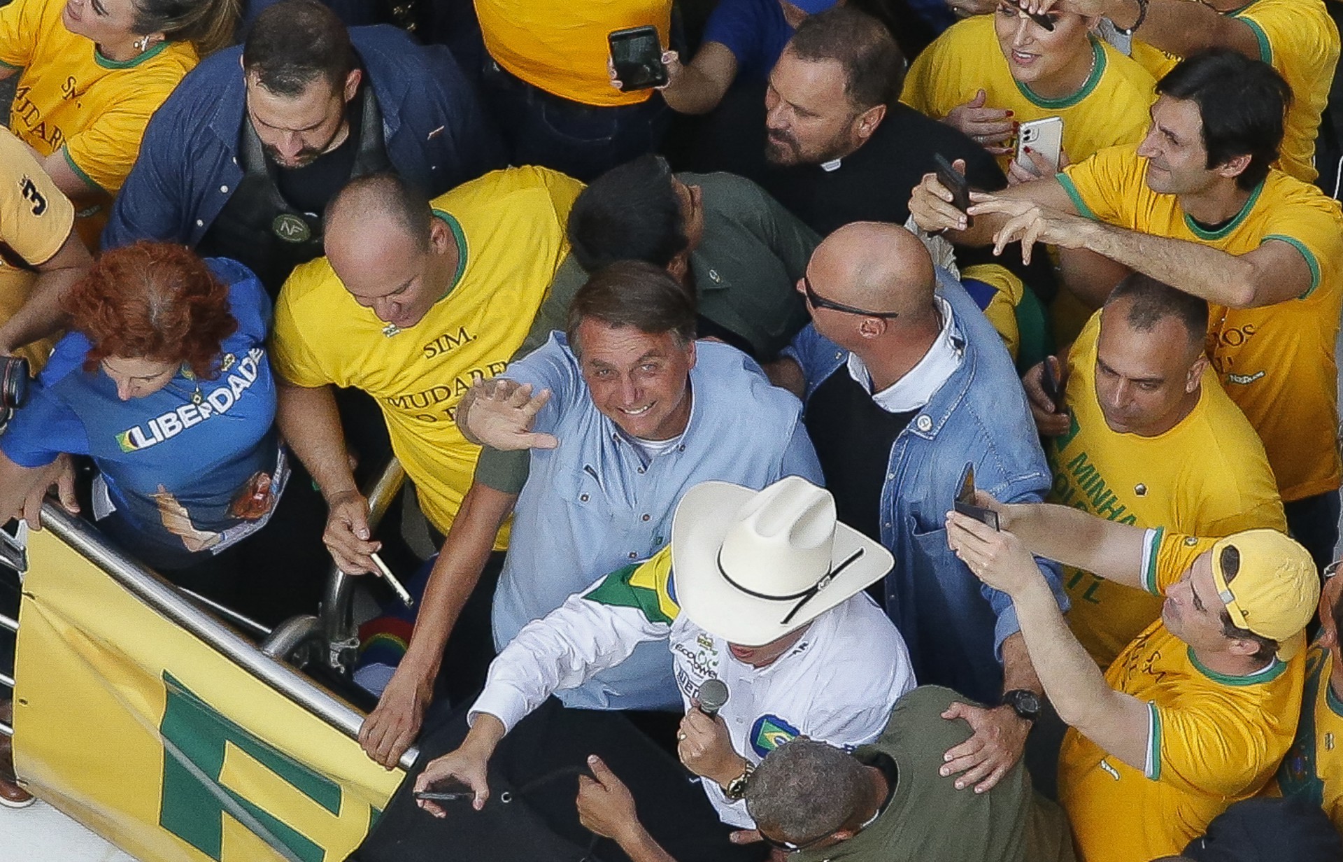 (Foto: MIGUEL SCHINCARIOL / AFP)￼BOLSONARO promoveu manifestações e discursos de caráter golpista e antidemocrático. Presidente esteve em atos em Brasília e em São Paulo