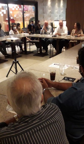 Encontro reuniu representantes de empresas promotoras de eventos com o presidente nacional da Abrape, Doreni Caramori Júnior, em Fortaleza, para tratar do processo de retomada(foto: Adriano Queiroz)