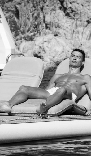 Descanso: Cristiano Ronaldo também costuma valorizar seu sono.