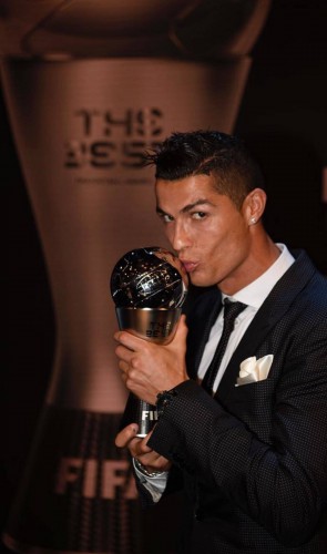 O camisa 7 acumula recordes pessoais dentro das quatro linhas mesmo em seus 36 anos de vida.