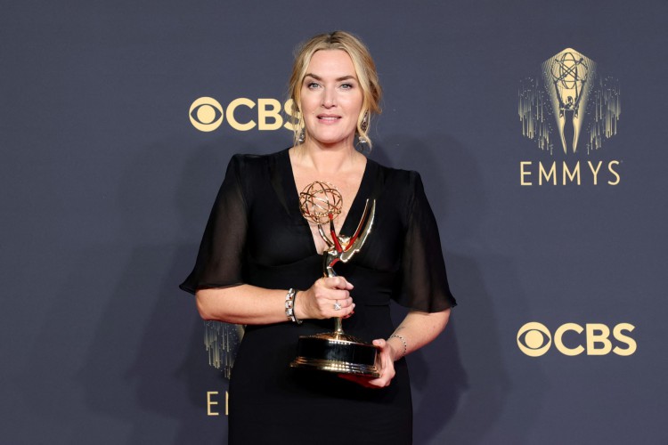 Kate Winslet, protagonista de 'Mare of Easttown', levou o prêmio de Melhor Atriz de Minissérie ou Série Limitada(Foto: Rich Fury / AFP / divulgação)